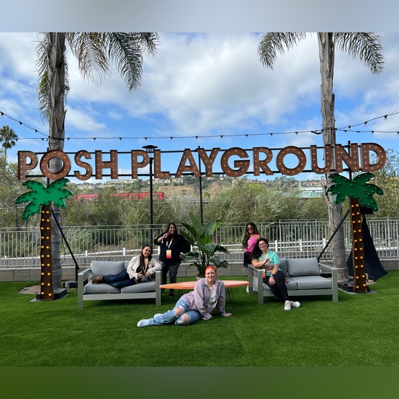 🌺Posh Ambassador II 🌺 - Picture 3 of 15